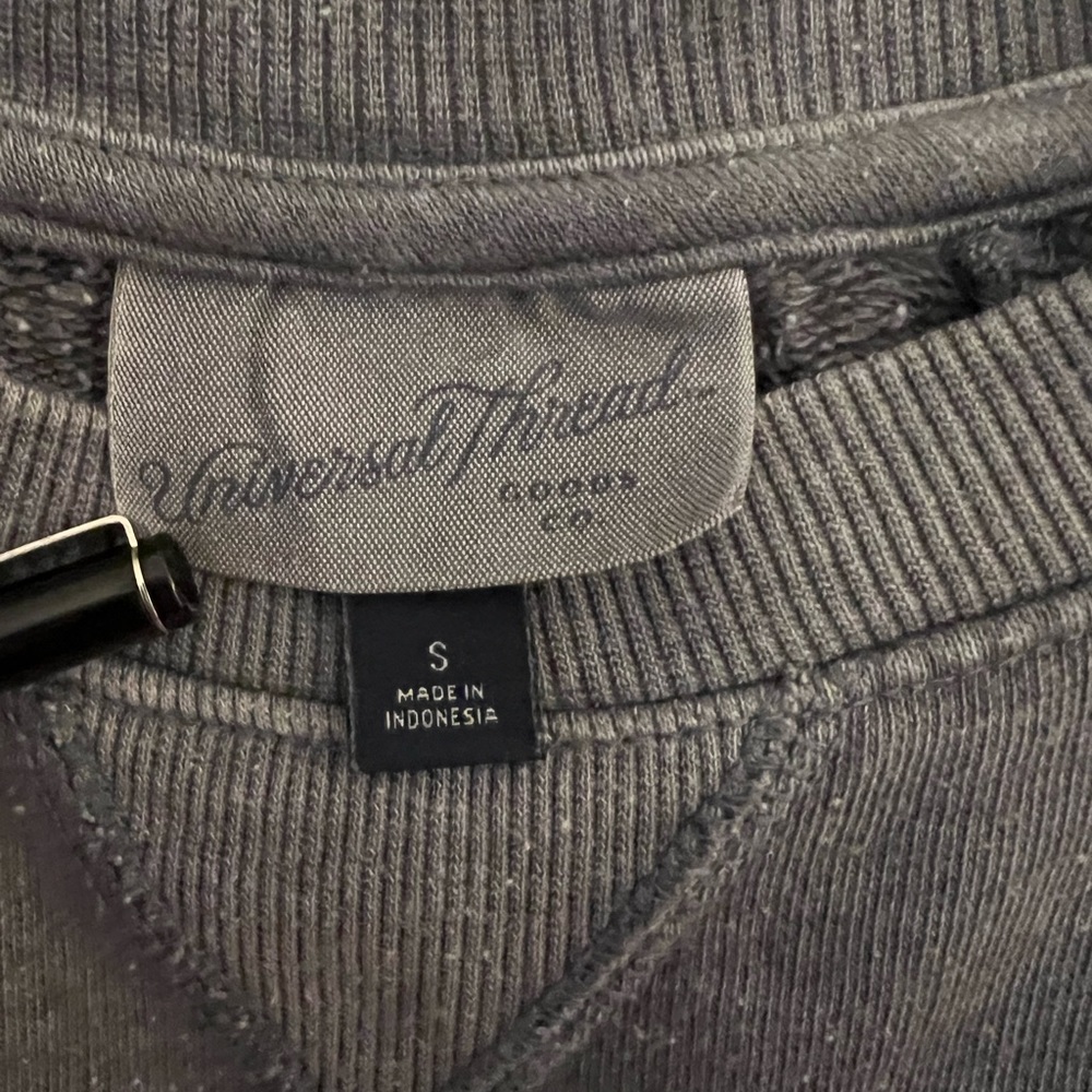 Universal Thread S grey pullover - Picture 3 of 3